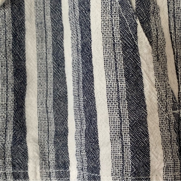 Alexander Jordan midnight blue and white stripe beach short with pockets. Size M - Picture 5 of 9